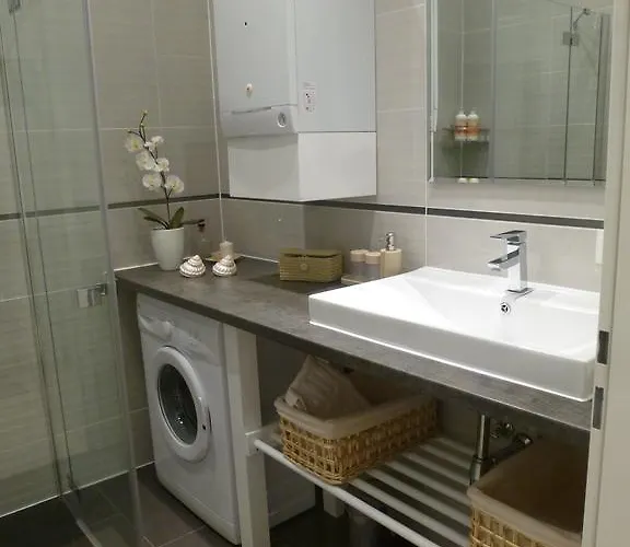 Charming Viennese Апартаменты *